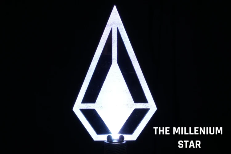 The-Millenium-Star-light-painting-blade_880x.webp