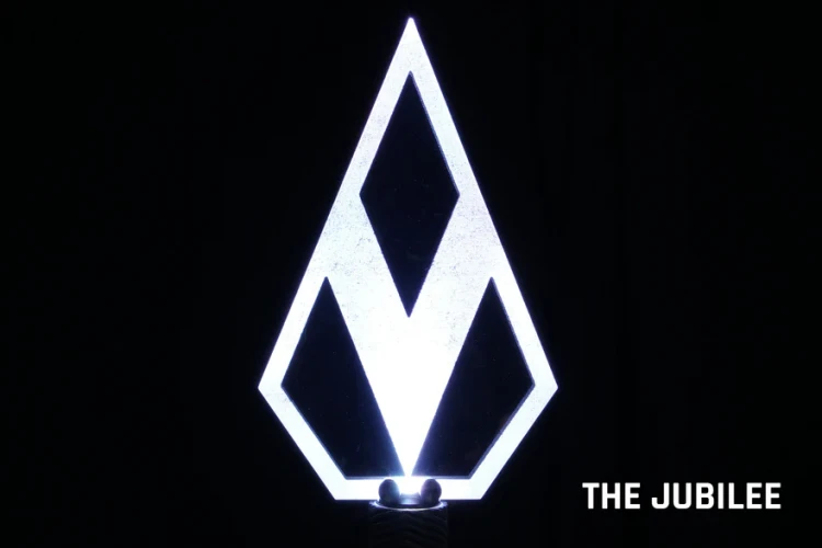 The-Jubilee-light-painting-blade_880x.webp