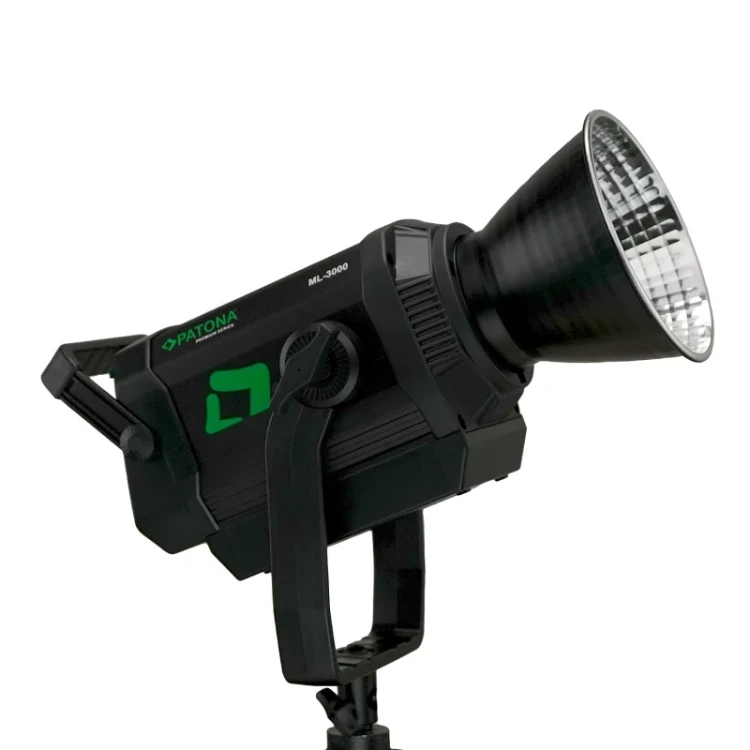 patona-premium-profesjonalna-lampa-foto-wideo-led-300w-cob-ml-3000-z-mocowaniem-bowens (5).webp
