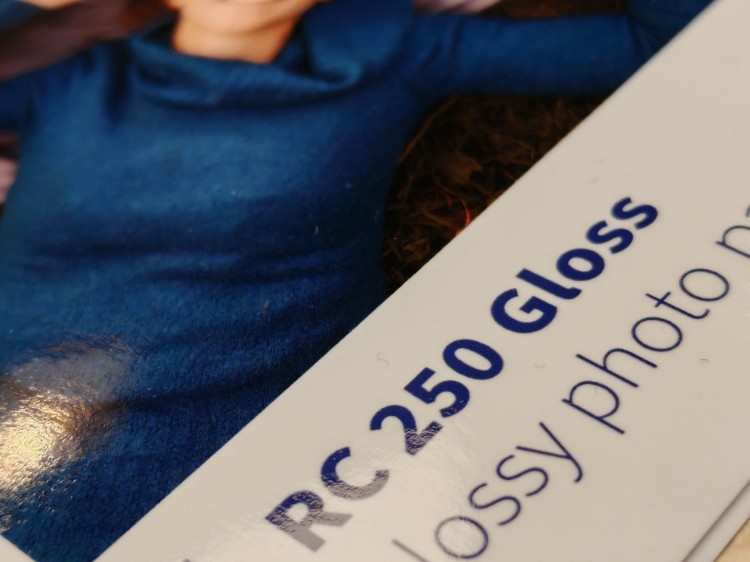 RCgloss250_03.jpg